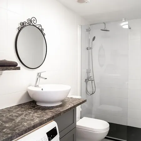 アパート New & Renovated Vacation